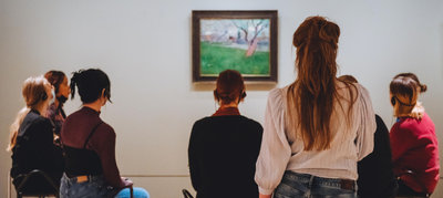 Mindfulness kunst kijken met Jolien Posthumus in het Van Gogh Museum. Foto: Jelle Draper